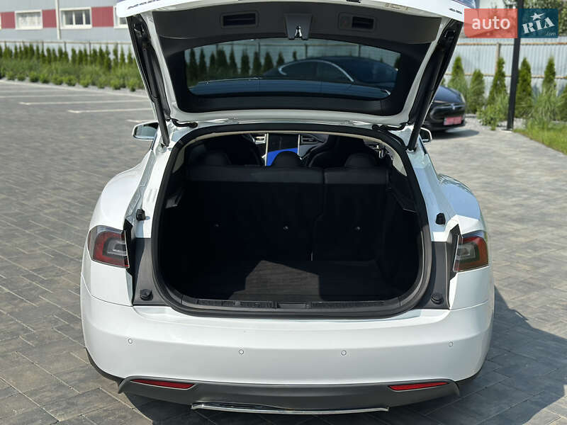 Лифтбек Tesla Model S 2015 в Луцке фото 20 Лифтбек Tesla Model S 2015 в Луцке