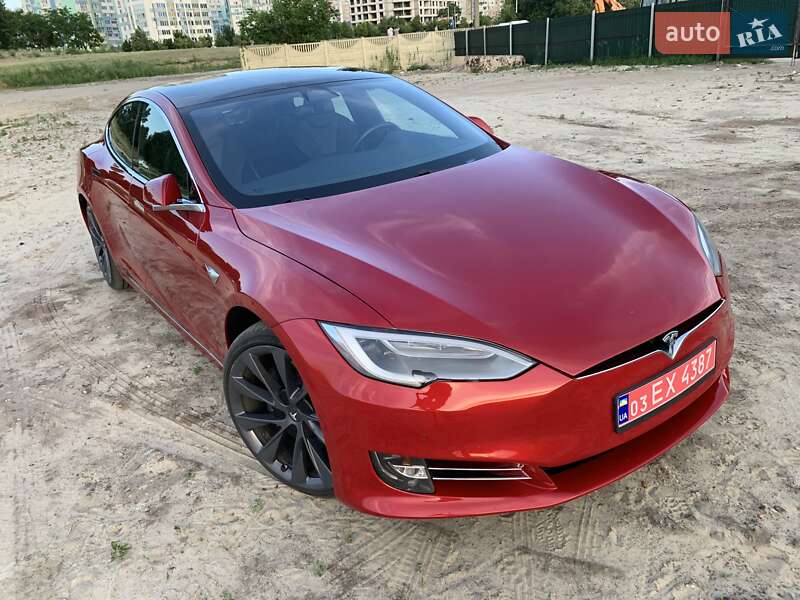 Лифтбек Tesla Model S 2018 в Черкассах