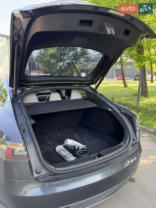 Лифтбек Tesla Model S 2015 в Львове фото 26 Лифтбек Tesla Model S 2015 в Львове