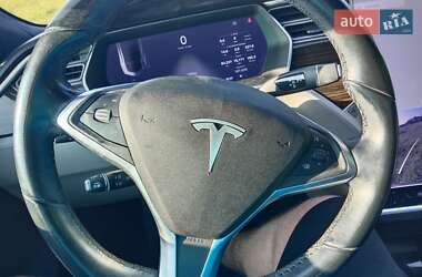 Лифтбек Tesla Model S 2015 в 