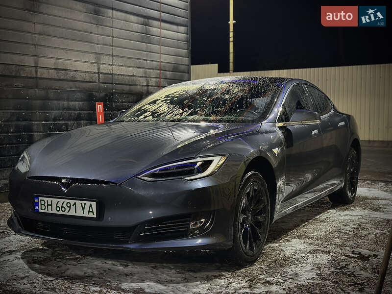Ліфтбек Tesla Model S 2017 в Одесі