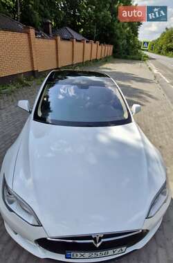 Лифтбек Tesla Model S 2014 в 