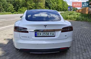 Лифтбек Tesla Model S 2014 в 