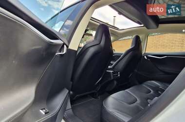Лифтбек Tesla Model S 2014 в 