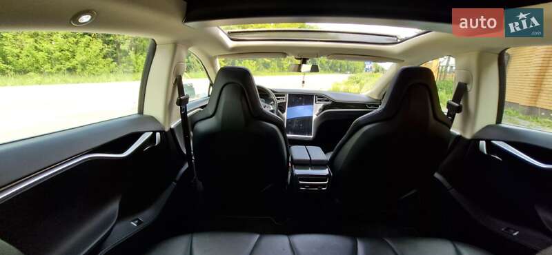 Ліфтбек Tesla Model S 2014 в Красилові