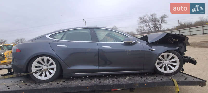 Лифтбек Tesla Model S 2017 в Василькове