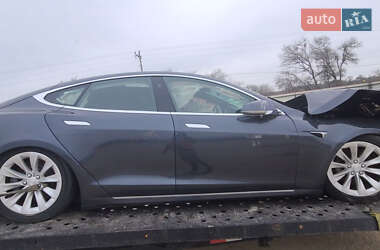 Лифтбек Tesla Model S 2017 в 