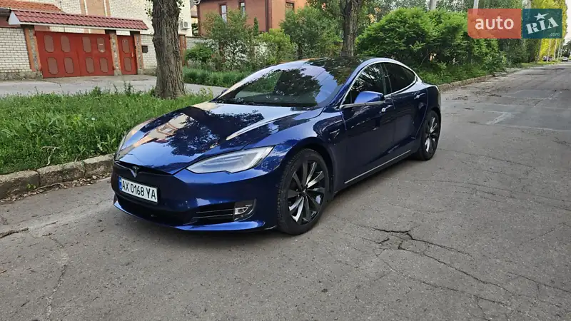 Tesla Model S 2019