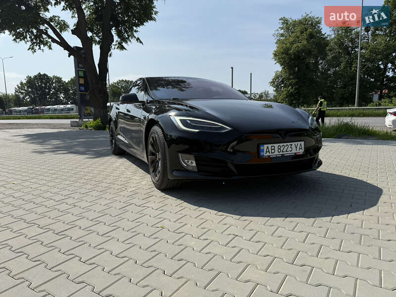 Лифтбек Tesla Model S 2019 в Виннице