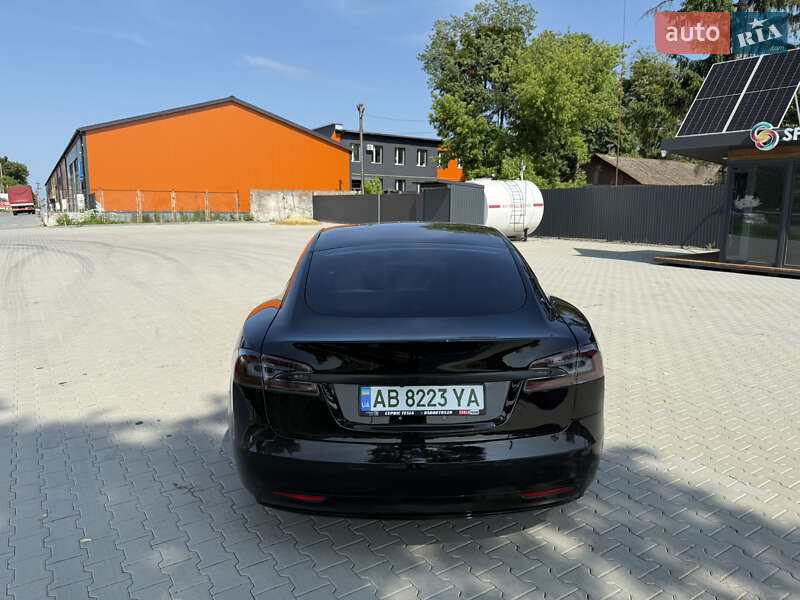 Лифтбек Tesla Model S 2019 в Виннице