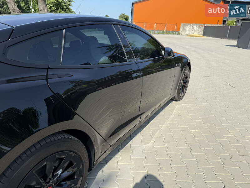 Лифтбек Tesla Model S 2019 в Виннице