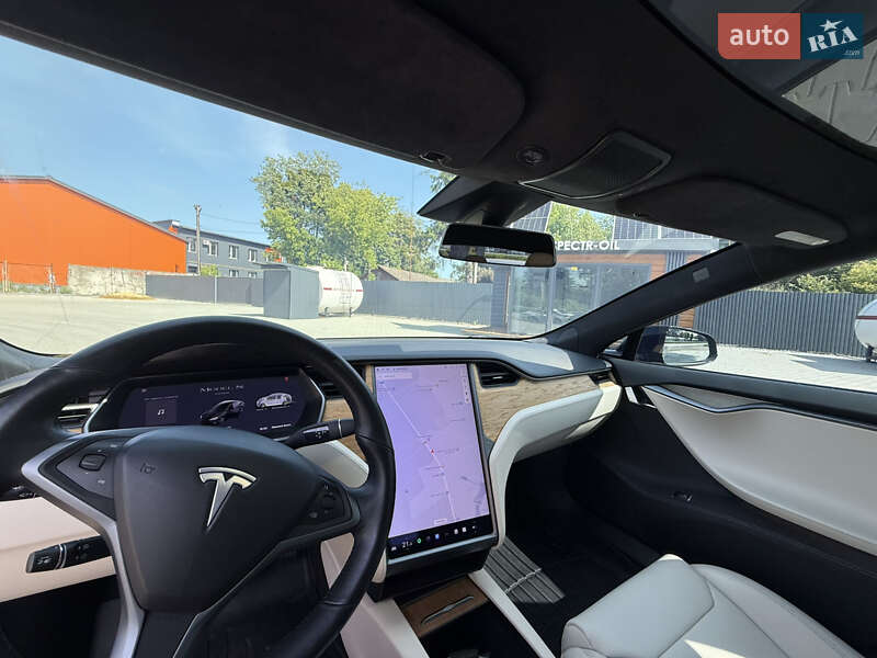 Лифтбек Tesla Model S 2019 в Виннице