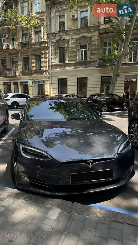 Лифтбек Tesla Model S 2018 в 