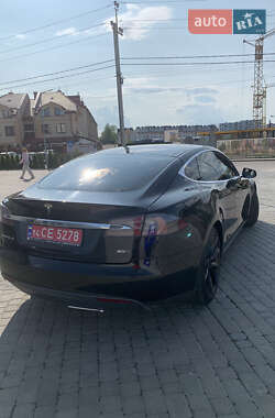 Лифтбек Tesla Model S 2015 в 