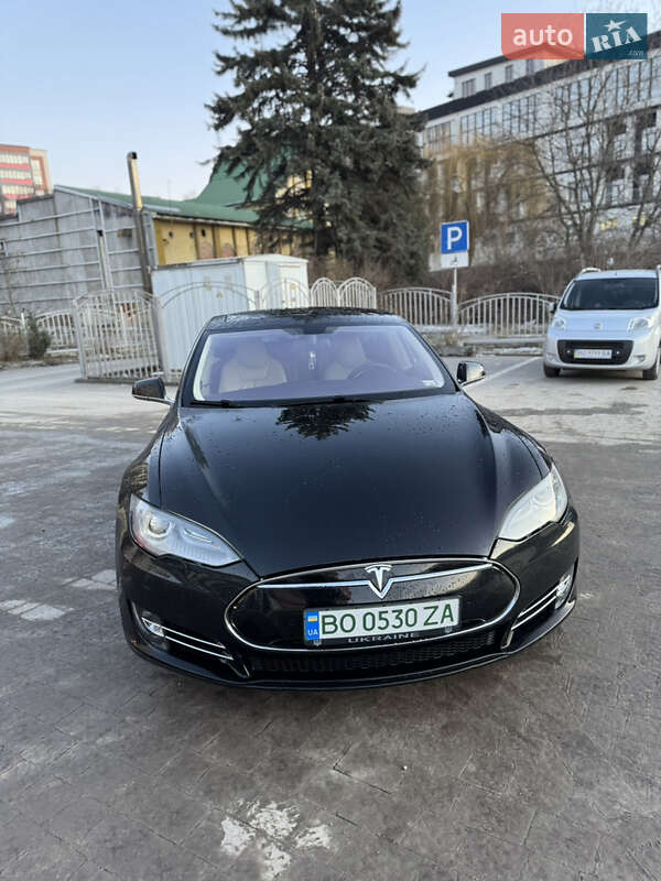 Лифтбек Tesla Model S 2014 в Тернополе