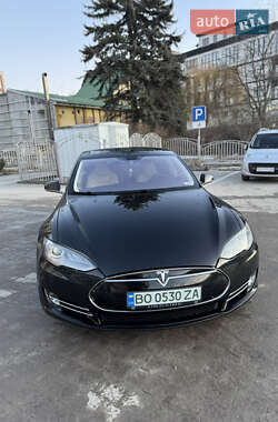 Лифтбек Tesla Model S 2014 в 