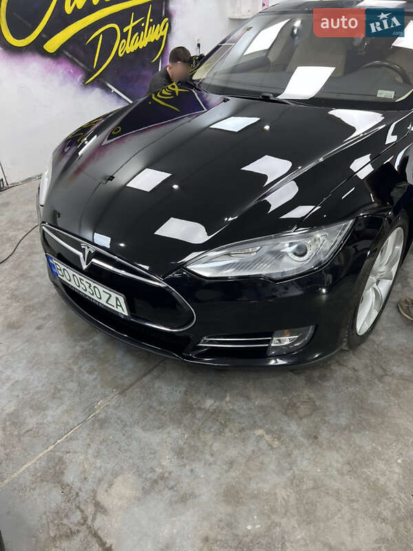 Лифтбек Tesla Model S 2014 в Тернополе