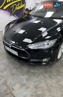Лифтбек Tesla Model S 2014 в 