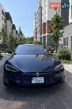 Лифтбек Tesla Model S 2017 в 