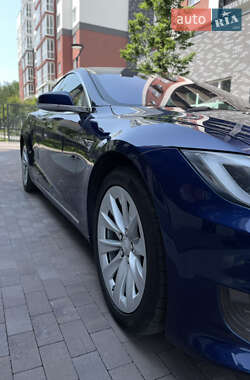 Лифтбек Tesla Model S 2017 в 