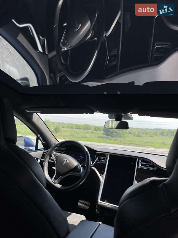 Лифтбек Tesla Model S 2017 в Ирпене