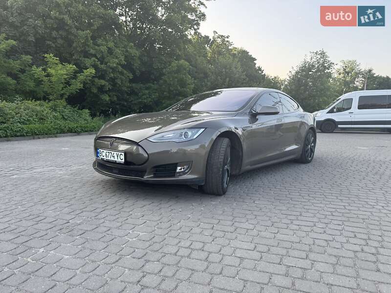 Лифтбек Tesla Model S 2015 в Львове фото 10 Лифтбек Tesla Model S 2015 в Львове
