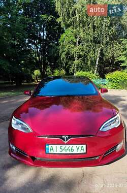 Лифтбек Tesla Model S 2017 в 