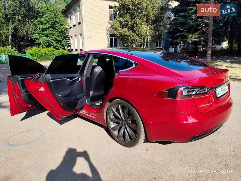 Лифтбек Tesla Model S 2017 в Запорожье