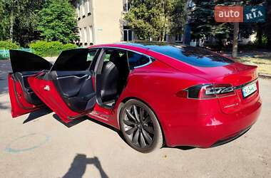 Лифтбек Tesla Model S 2017 в 