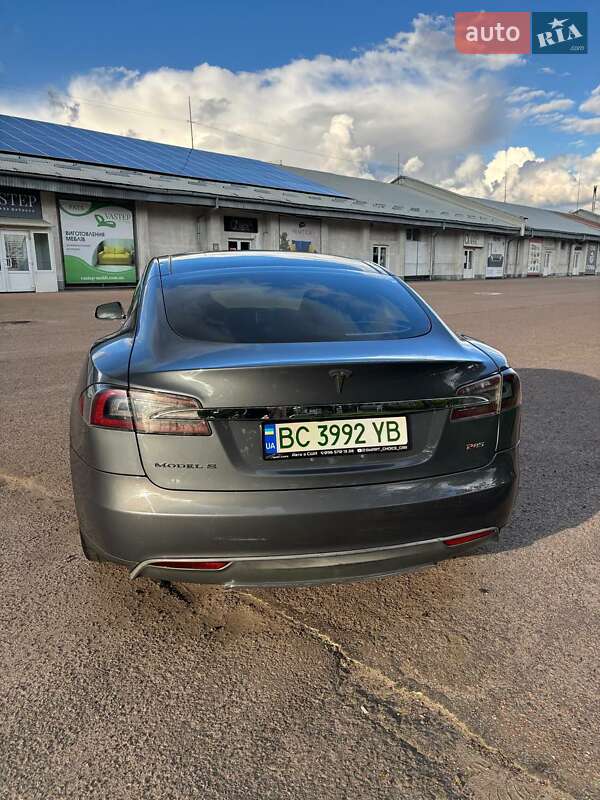 Лифтбек Tesla Model S 2013 в Львове