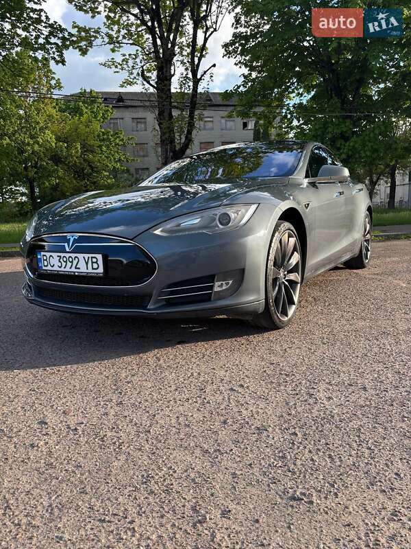 Лифтбек Tesla Model S 2013 в Львове
