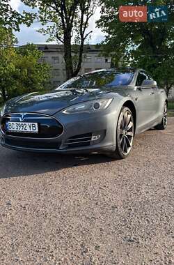 Лифтбек Tesla Model S 2013 в 