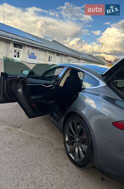 Лифтбек Tesla Model S 2013 в 