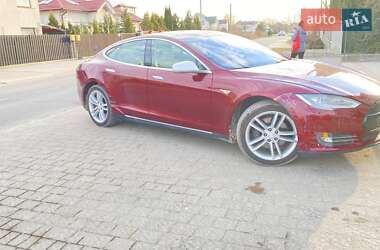 Лифтбек Tesla Model S 2012 в 