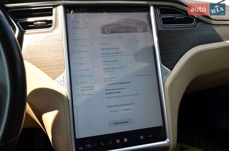 Ліфтбек Tesla Model S 2016 в Києві