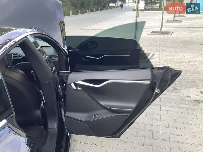 Лифтбек Tesla Model S 2017 в Виннице фото 10 Лифтбек Tesla Model S 2017 в Виннице