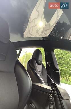 Лифтбек Tesla Model S 2017 в Виннице