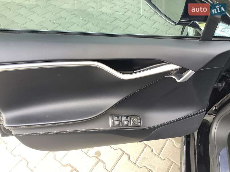 Лифтбек Tesla Model S 2017 в Виннице фото 16 Лифтбек Tesla Model S 2017 в Виннице