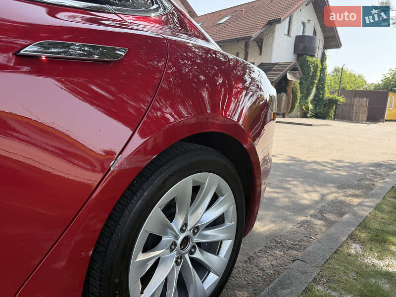 Ліфтбек Tesla Model S 2018 в Івано-Франківську