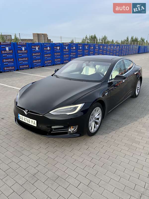 Tesla Model S 2018