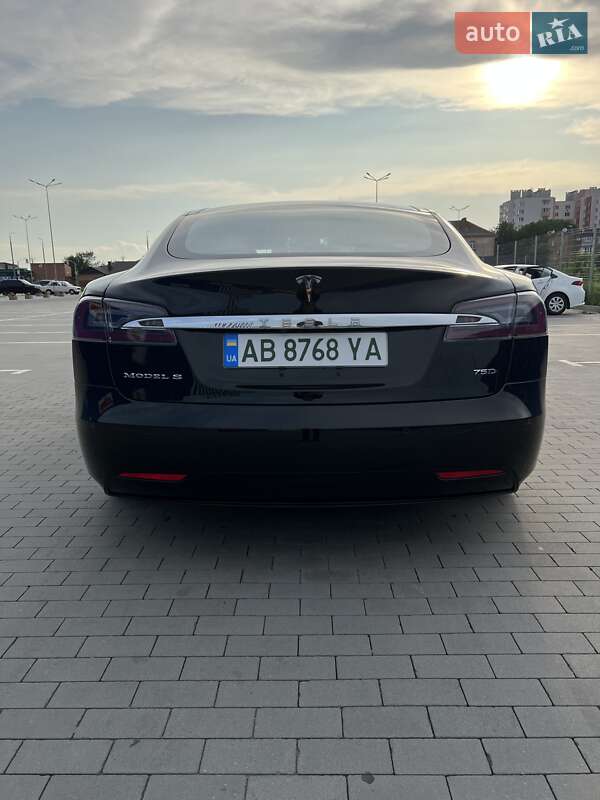 Лифтбек Tesla Model S 2018 в Виннице