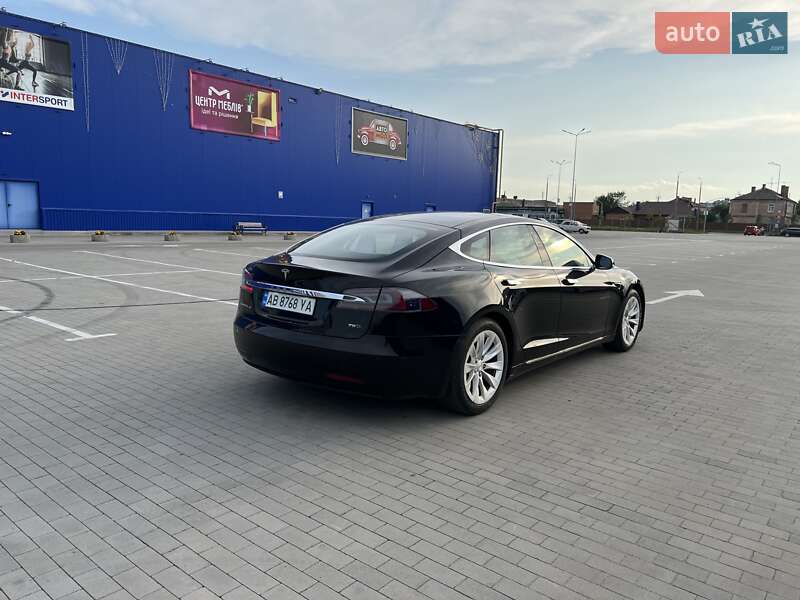 Лифтбек Tesla Model S 2018 в Виннице