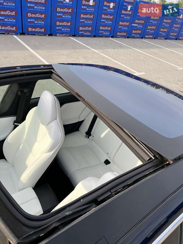 Лифтбек Tesla Model S 2018 в Виннице