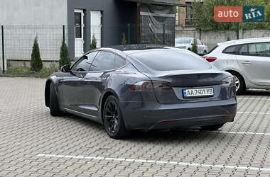 Лифтбек Tesla Model S 2015 в 