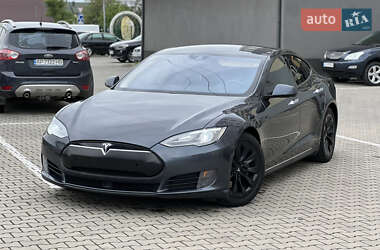 Лифтбек Tesla Model S 2015 в 
