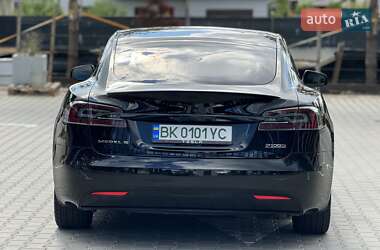 Лифтбек Tesla Model S 2018 в 