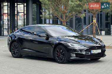Лифтбек Tesla Model S 2018 в 