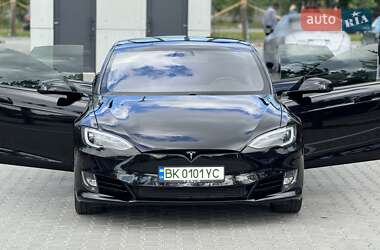 Лифтбек Tesla Model S 2018 в 