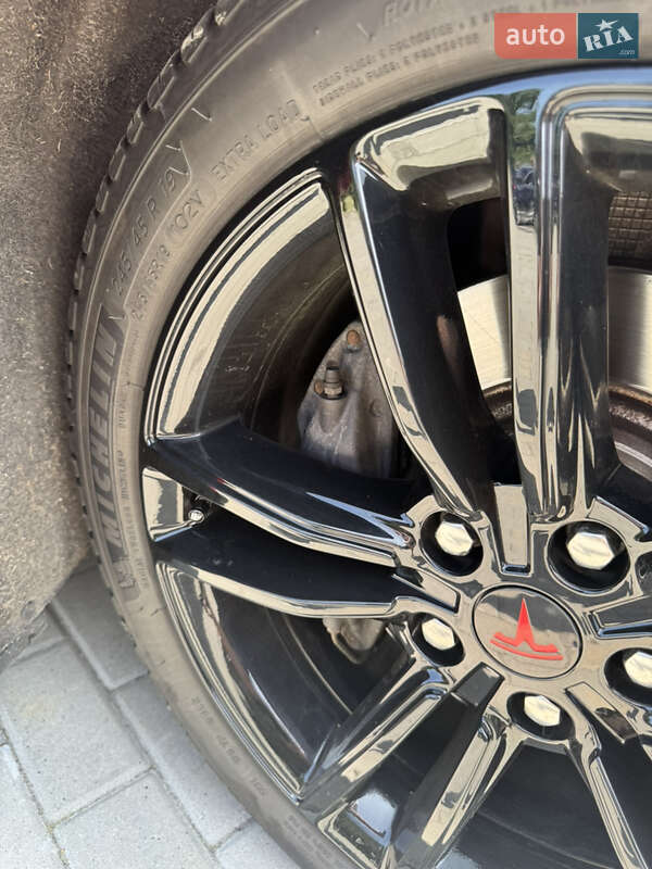 Ліфтбек Tesla Model S 2014 в Черкасах