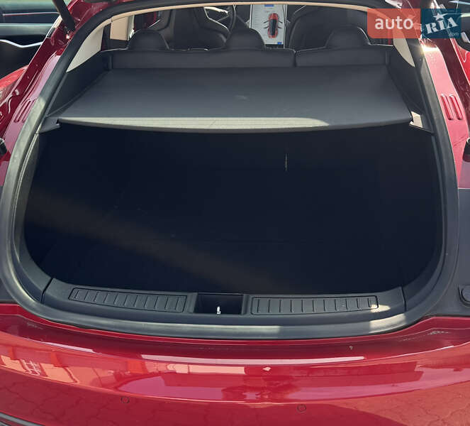 Ліфтбек Tesla Model S 2014 в Черкасах